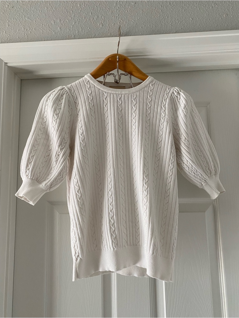 Elie Tahari puff sleeve short sleeve sweater/blouse Size M